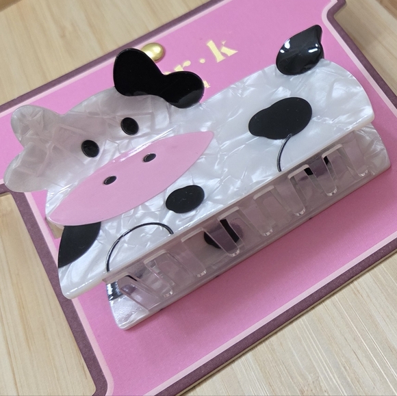 Piper K Cute Cow Clip - Picture 2 of 3